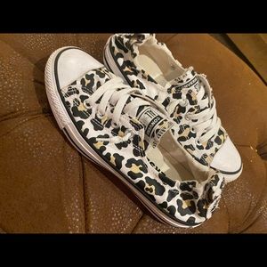 LEPARD PRINT CONVERSE